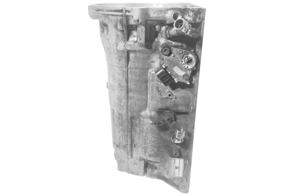 U97760AC - Case, A340 (2 Oil Holes To Extension Hsg)(6/8 Bolt Extension Hsg)(No Pulse Generator)(No Top Mount)(W/Threaded Hole In Front Of The Front Cooler Line Fitting) 3 U97760AC - Case, A340 (2 Oil Holes To Extension Hsg)(6/8 Bolt Extension Hsg)(No Pulse Generator)(No Top Mount)(W/Threaded Hole In Front Of The Front Cooler Line Fitting) - Image 3